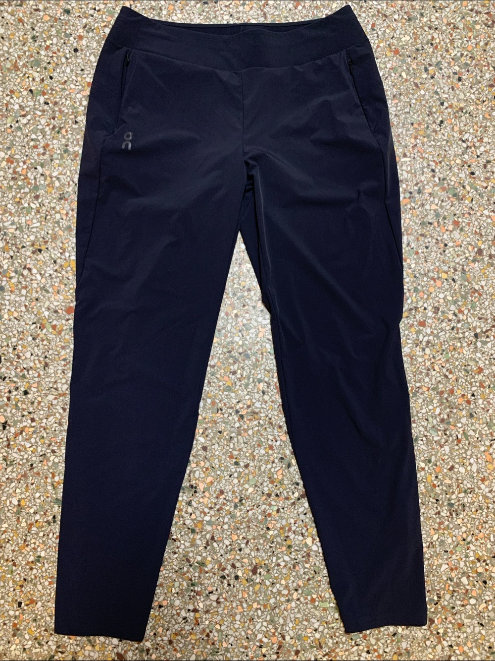 On Running Women’s Black Jogger light weight pants